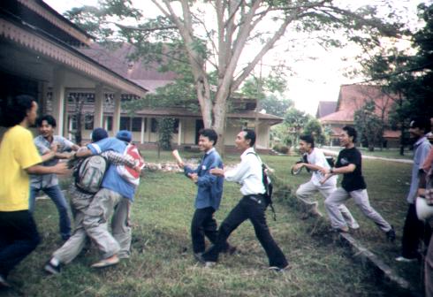 Latihan demonstrasi 1