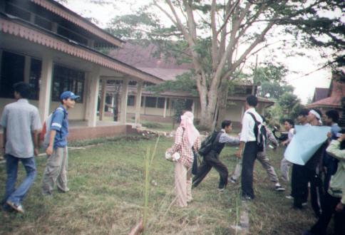Latihan demonstrasi 2
